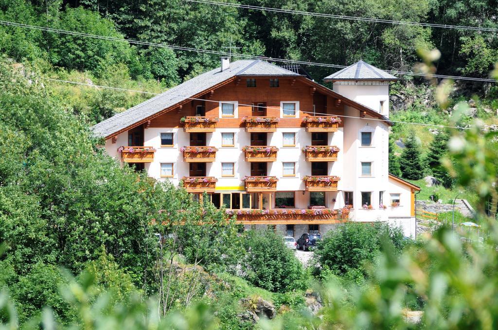 Alps Oriental Wellness Hotel 캄포돌치노 외부 사진